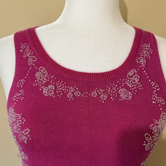 Magenta sweater vest with embellishments - Picture 3 of 7